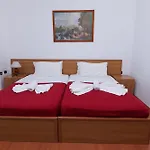Viktoria מלון גולם