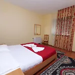 Viktoria 3*