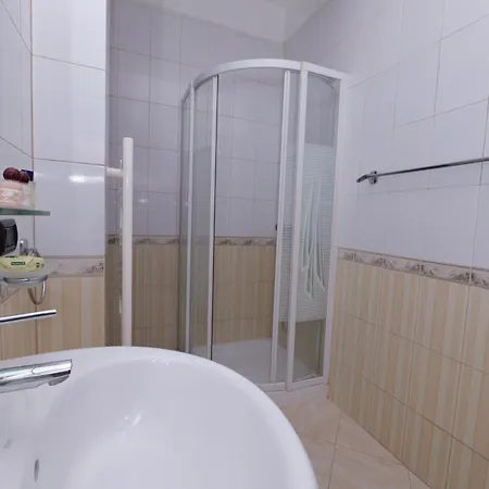 Viktoria Golem Hotel