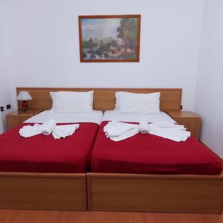 Viktoria Ξενοδοχείο Golem (Tirana)