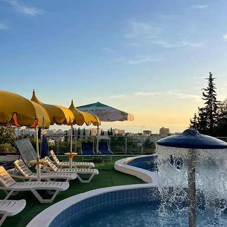 Viktoria Ξενοδοχείο Golem (Tirana)