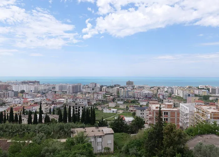 Viktoria 3* Golem (Tirana)