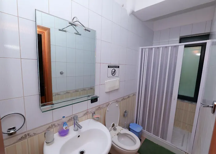 Viktoria 3* Golem (Tirana)