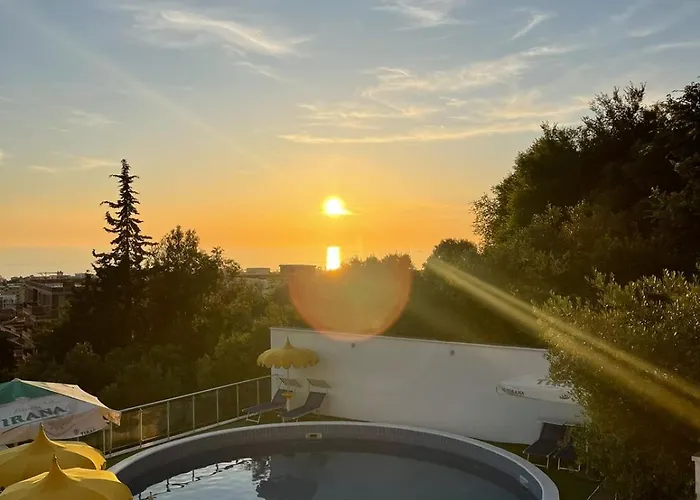 Viktoria 3* Golem (Tirana)