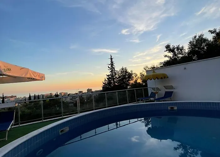 Otel Viktoria Golem (Tirana)